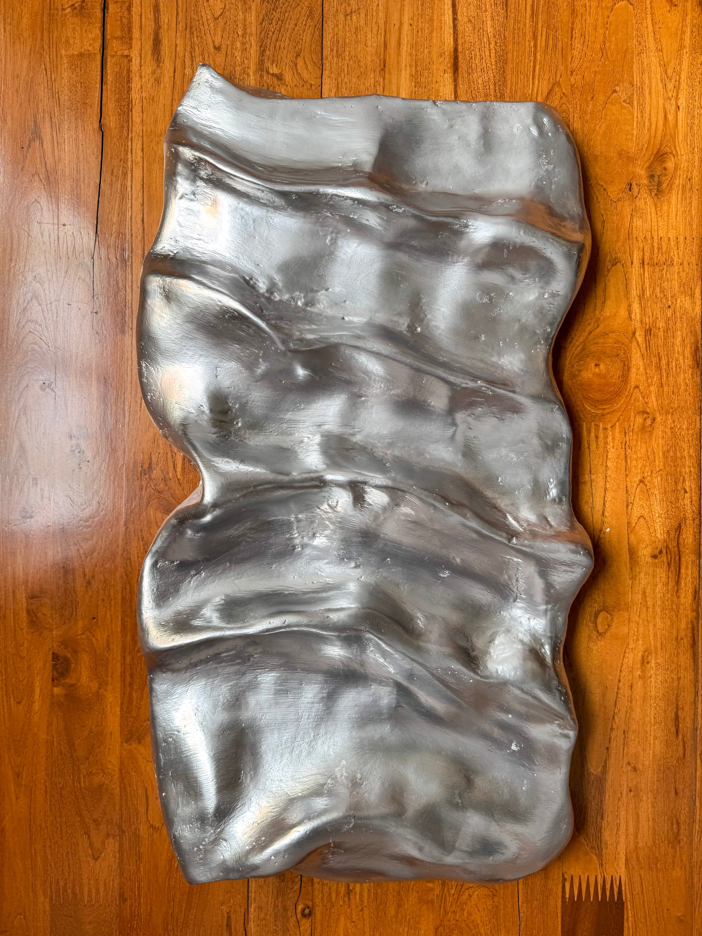 Silver Wave Wall Sculpture – Metallic 3D Wall Hanging