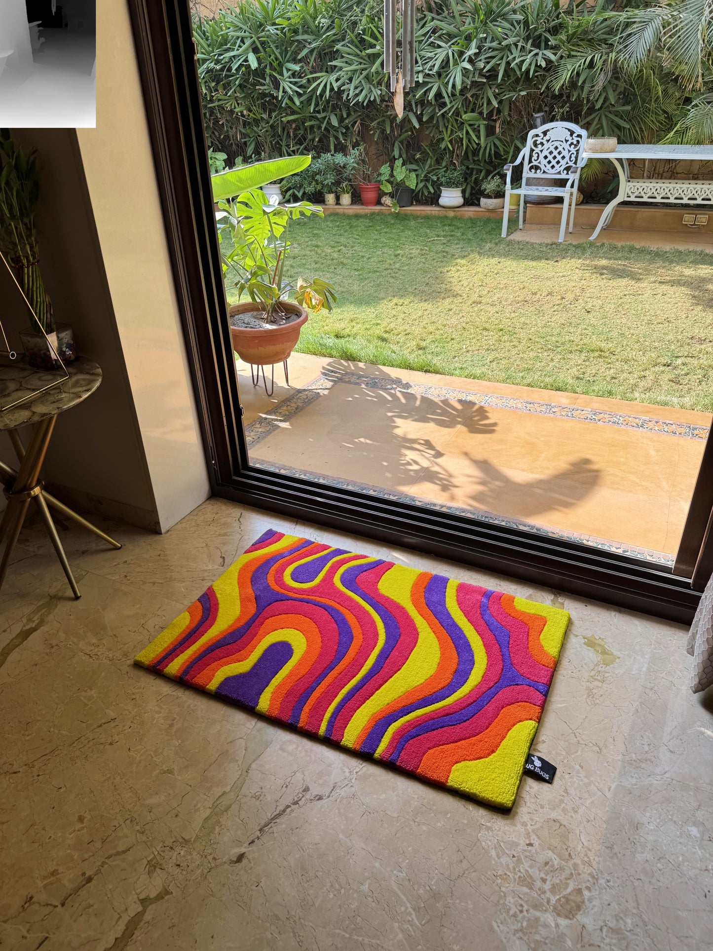 Vibrant Waves Tufted Rug