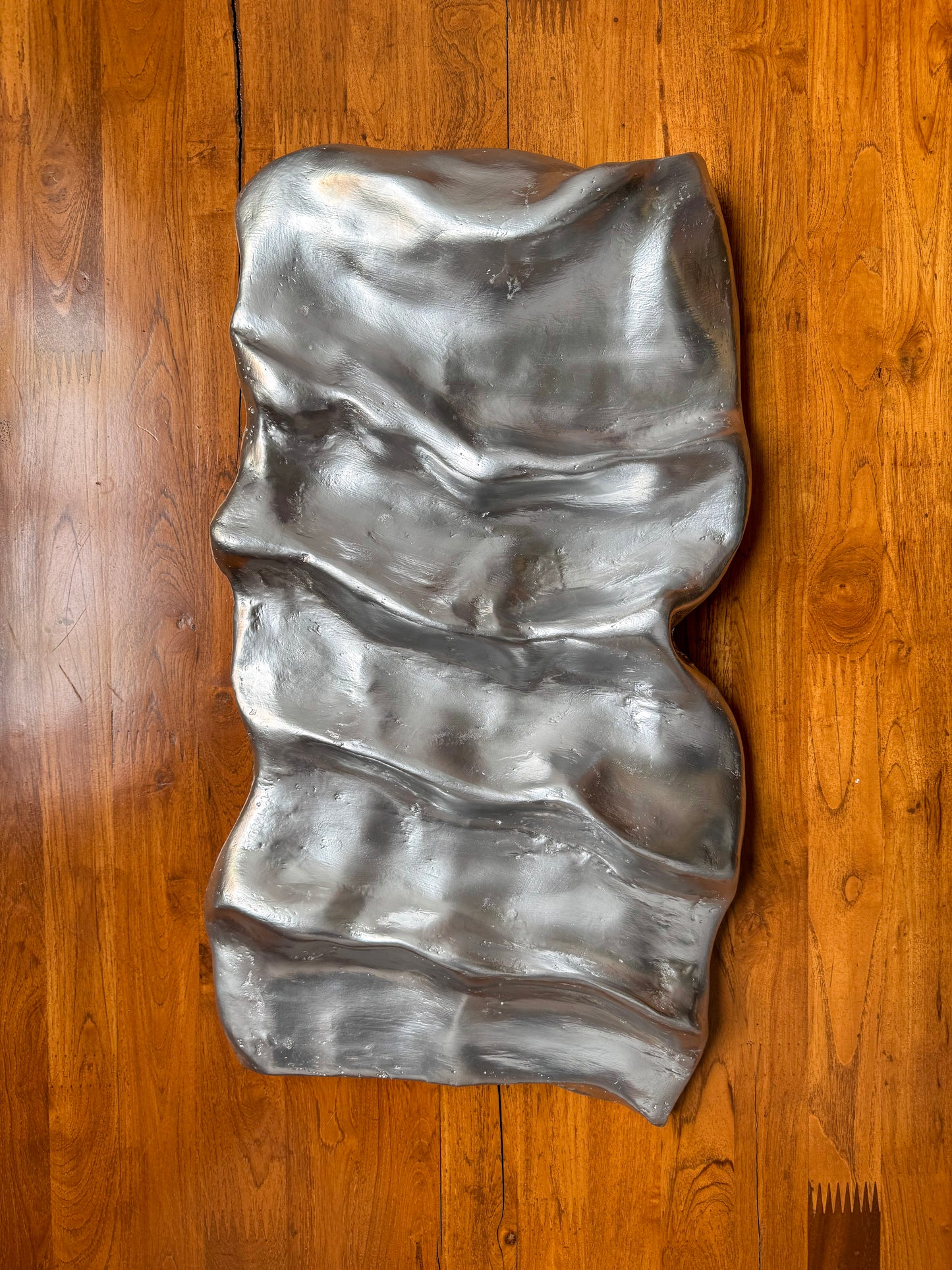 Silver Wave Wall Sculpture – Metallic 3D Wall Hanging
